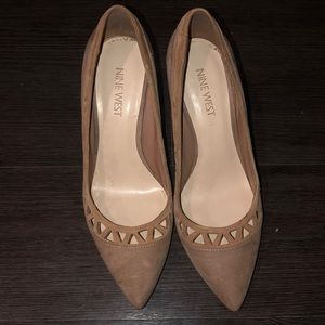 Beige heel